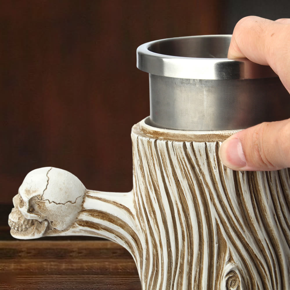 Tasse mit nordischem Baumschädel-Griff