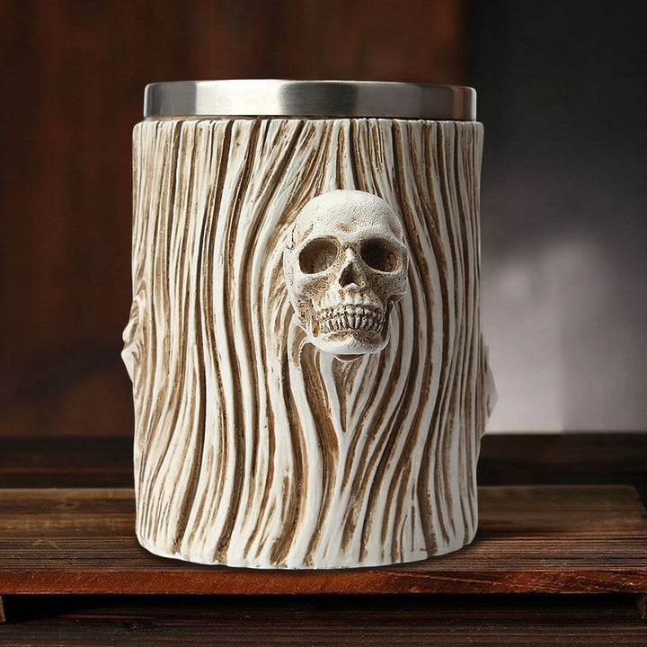 Tasse mit nordischem Baumschädel-Griff