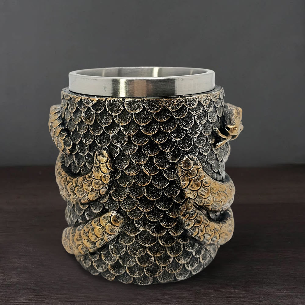 Tasse mit nordischer Schlangenschuppe