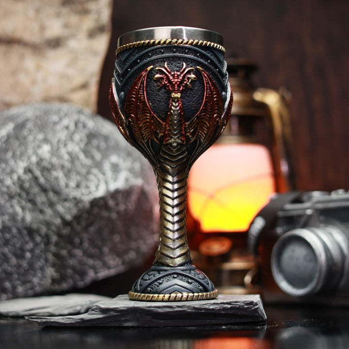 WorldNorse Kelch aus Kunstharz mit fliegendem Drachen