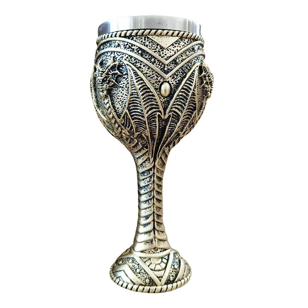 WorldNorse Kelch aus Kunstharz mit fliegendem Drachen