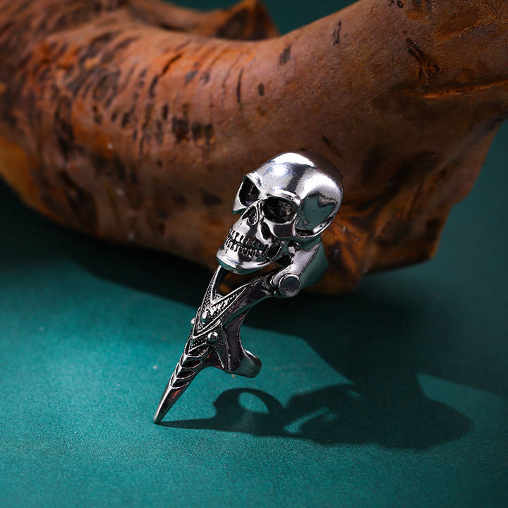 WorldNorse – Dunkler, kantiger Totenkopfring