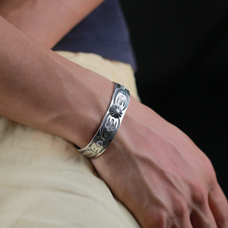 WorldNorse handgefertigtes Armband aus 925er Silber mit gestempeltem Stammesmotiv - image 1