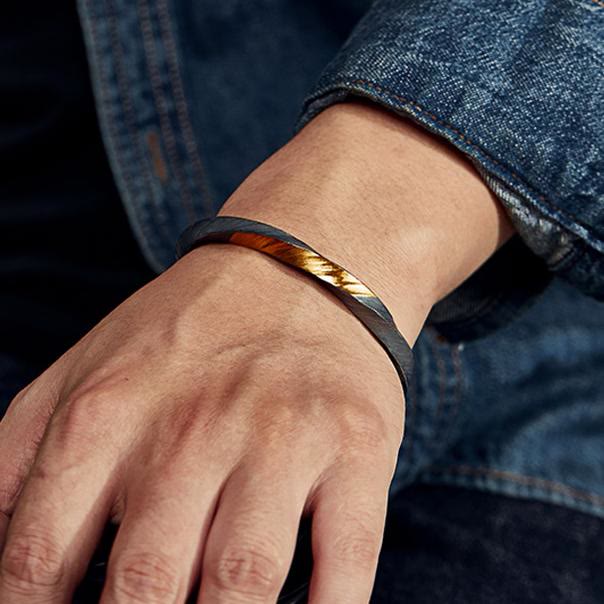 WorldNorse Armband aus 999er Sterlingsilber mit fließender Feuereinlage