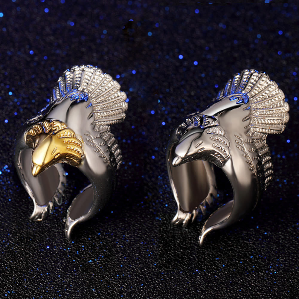 Ring mit nordischem Adler und ausgebreiteten Flügeln