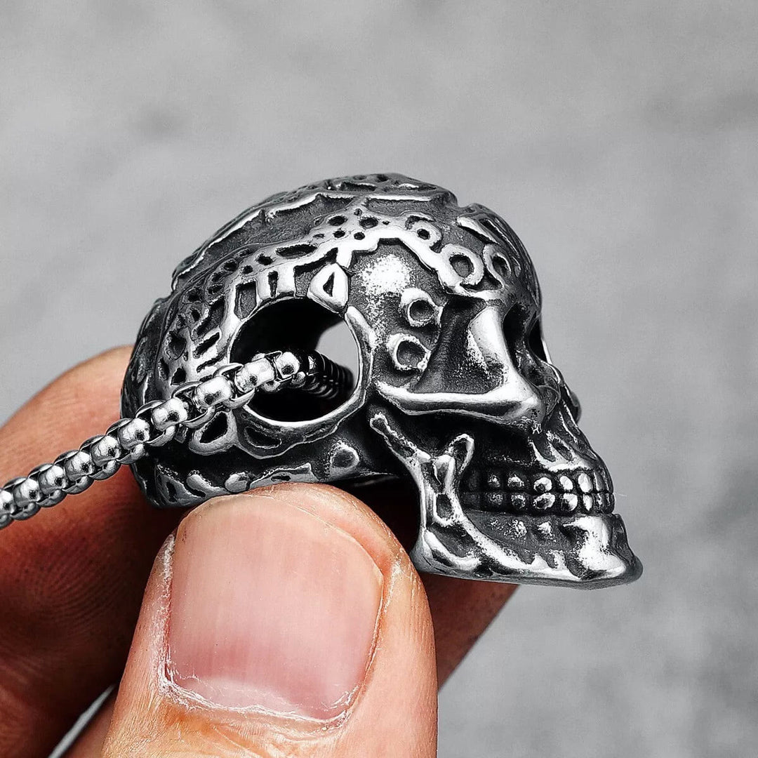 WorldNorse Halskette mit Totenkopf-Anhänger und Gravur
