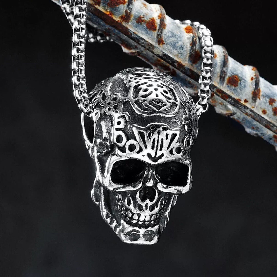 WorldNorse Halskette mit Totenkopf-Anhänger und Gravur