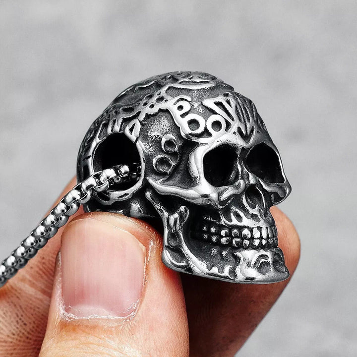 WorldNorse Halskette mit Totenkopf-Anhänger und Gravur