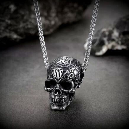 WorldNorse Halskette mit Totenkopf-Anhänger und Gravur