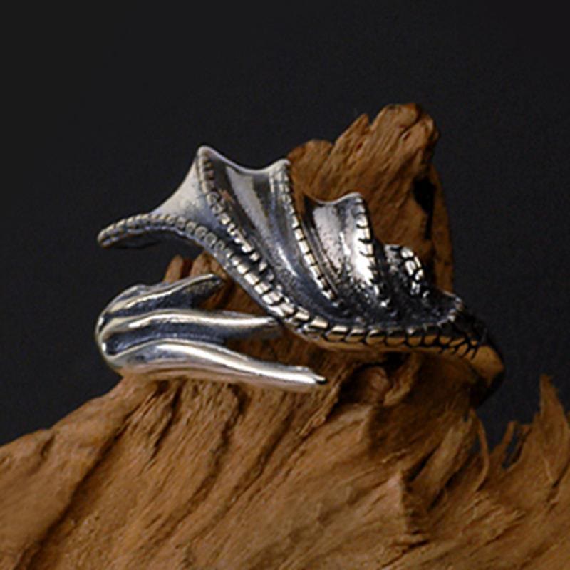 WorldNorse Gothic Verstellbarer Ring mit Drachenflügel