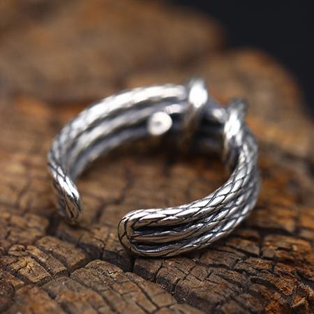 WorldNorse – Ring mit gedrehtem Seilknoten