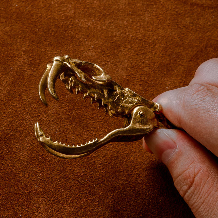 WorldNorse Retro Bronzener Schlüsselanhänger mit Drachenkopf-Clip