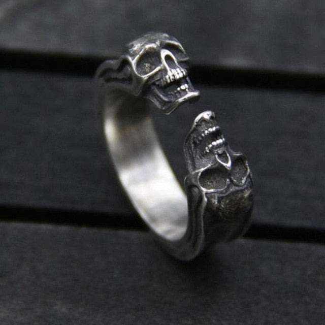 WorldNorse Punk Doppel-Totenkopf-offener Ring