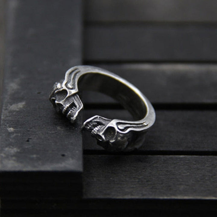 WorldNorse Punk Doppel-Totenkopf-offener Ring