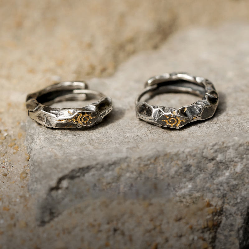 WorldNorse Ohrringe mit gehämmertem Wish-Emblem aus handgefertigtem 925er Silber - Retro Silber - image 1