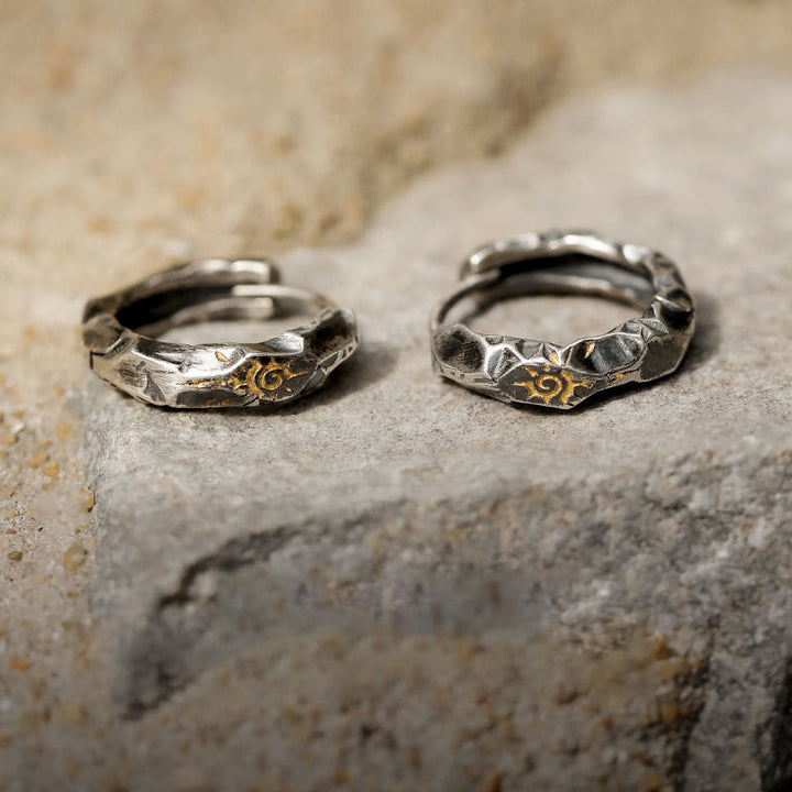 WorldNorse Ohrringe mit gehämmertem Wish-Emblem aus handgefertigtem 925er Silber - Retro Silber - image 1