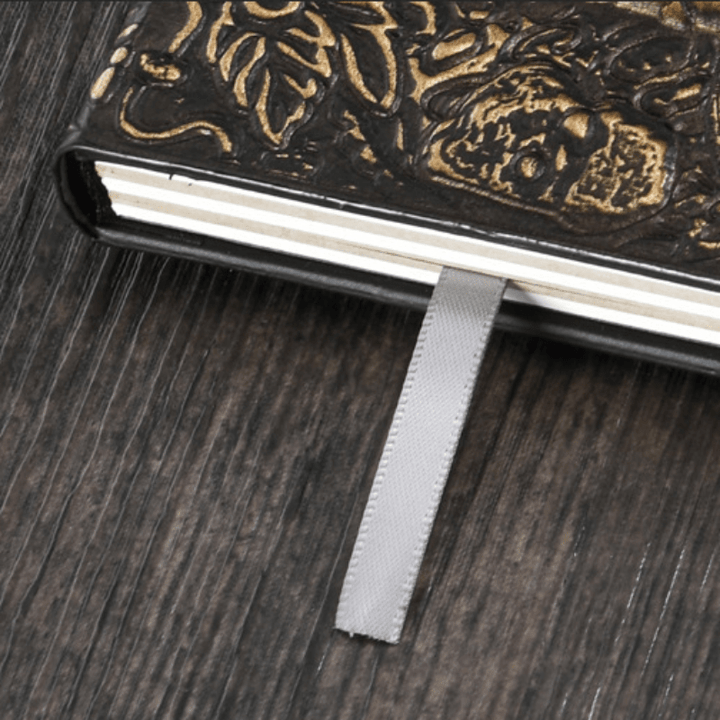 WorldNorse Notizbuch mit geprägtem fliegenden Drachen
