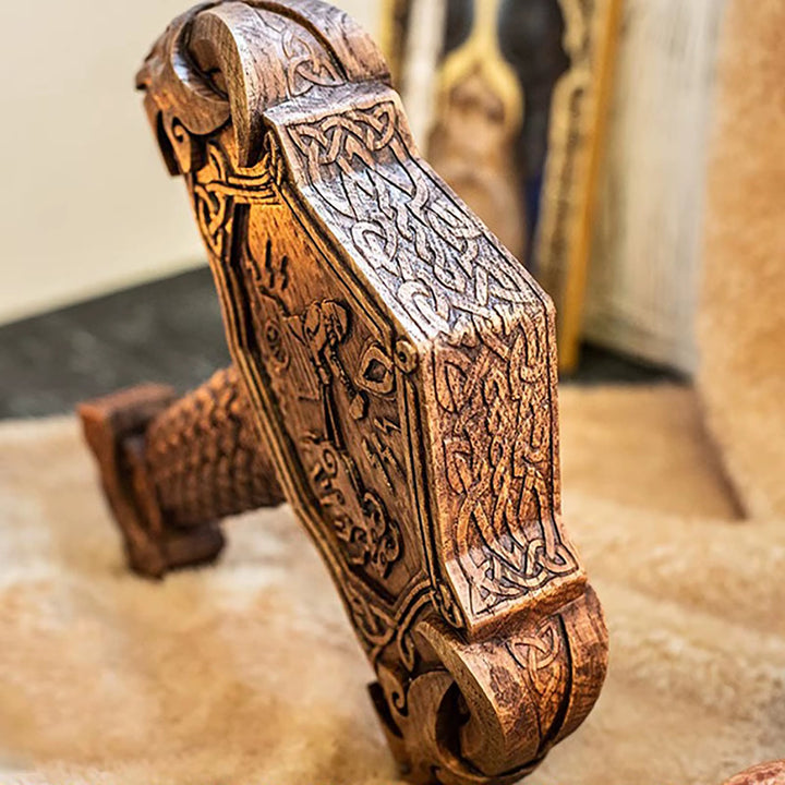 WorldNorse Viking Thor Hammer Mjölnir Harzskulptur