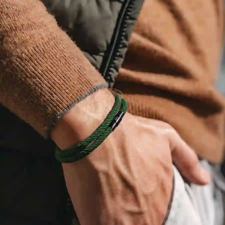WorldNorse Minimalistisches geflochtenes Armband aus Edelstahl mit Magnetverschluss - image 15