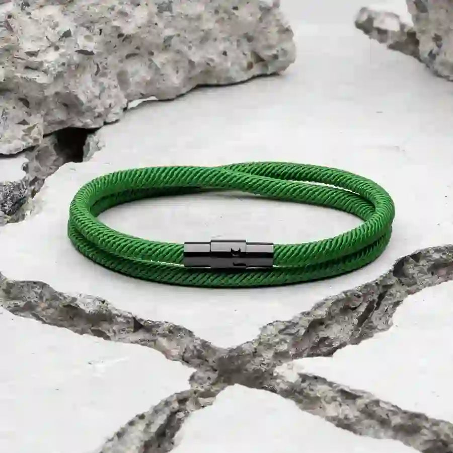 WorldNorse Minimalistisches geflochtenes Armband aus Edelstahl mit Magnetverschluss - image 16