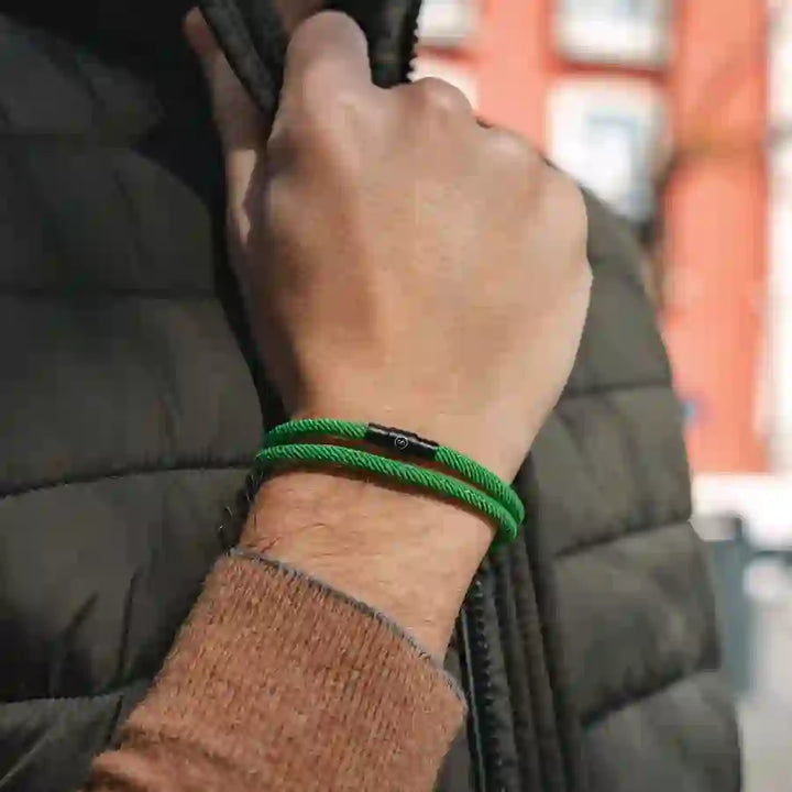 WorldNorse Minimalistisches geflochtenes Armband aus Edelstahl mit Magnetverschluss - image 36