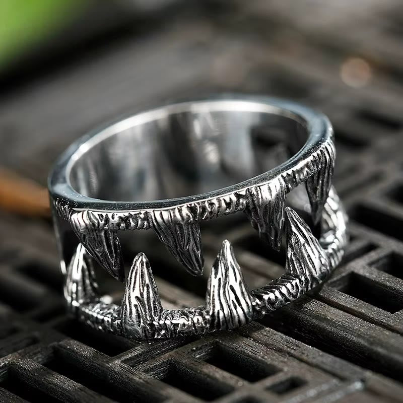 WorldNorse Monster Teeth Titanstahl Punk Ring
