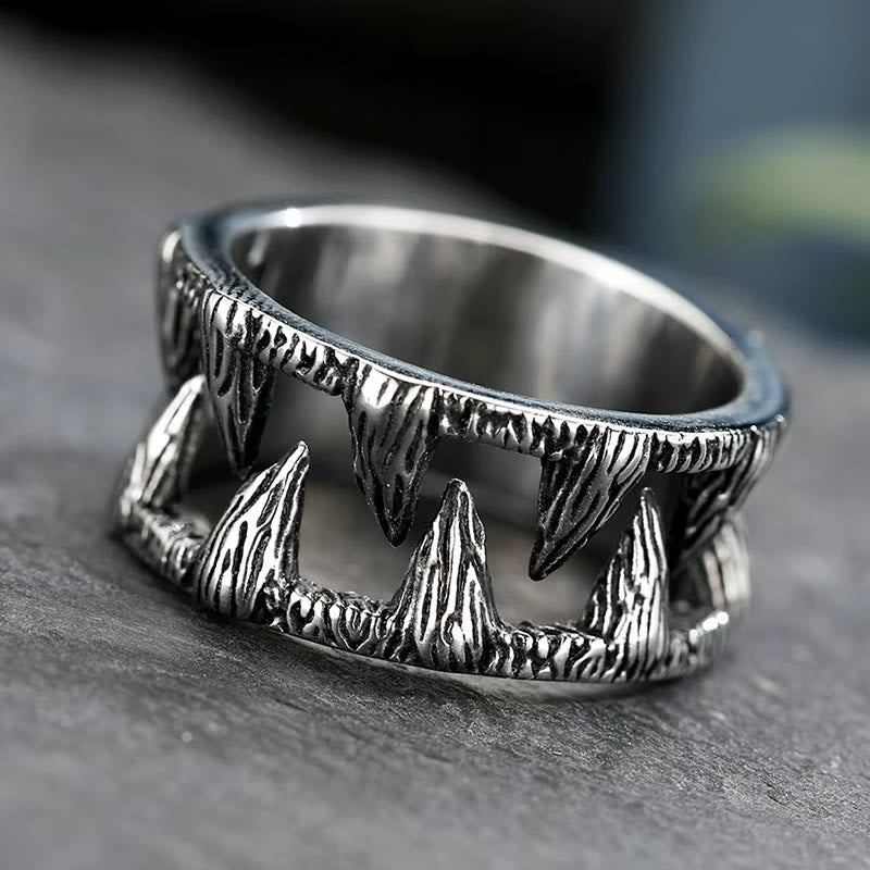 WorldNorse Monster Teeth Titanstahl Punk Ring