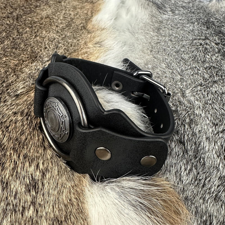 WorldNorse Retro-Armreif aus Leder mit Wikinger-Runen - image 9