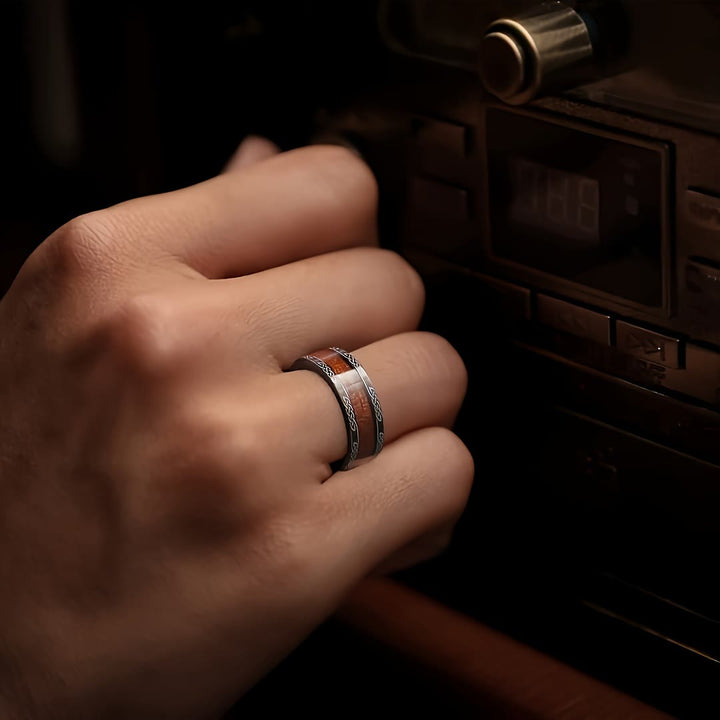 WorldNorse Ring mit Keltischer Knoten und Holzeinlage - image 2