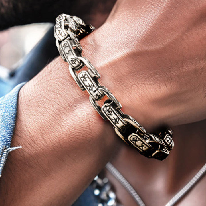 WorldNorse Runen-graviertes U-förmiges Armband - image 2