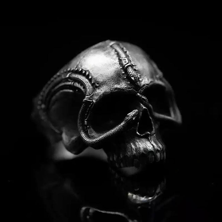 WorldNorse Ring mit Totenkopf-Motiv in Schlangenform, handgefertigtes 925er Silber - 65mm - NEIN DANKE - image 0