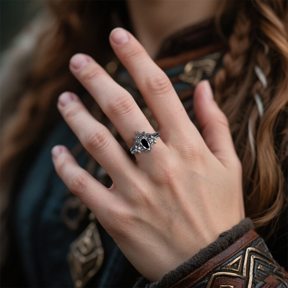 WorldNorse Schwarzes Onyx-tränenkronen-ringset - image 1