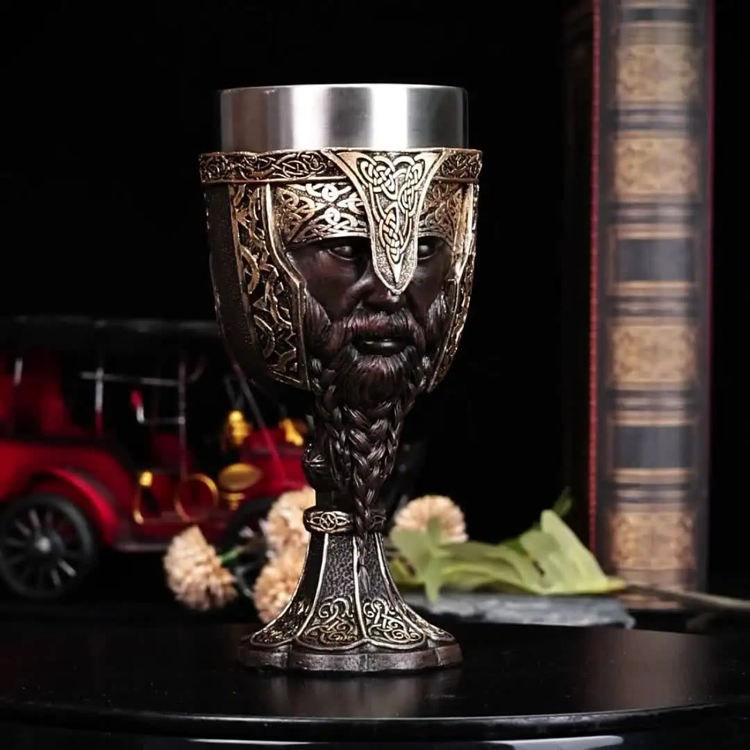 WorldNorse Wikinger Axt mit Wikinger-Axtkrieger - Wikingerhelmkelch - image 1