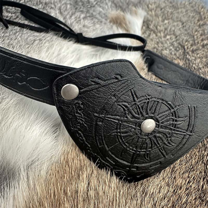 WorldNorse Wikinger-Kompass-Augenklappe aus geprägtem Leder - image 3