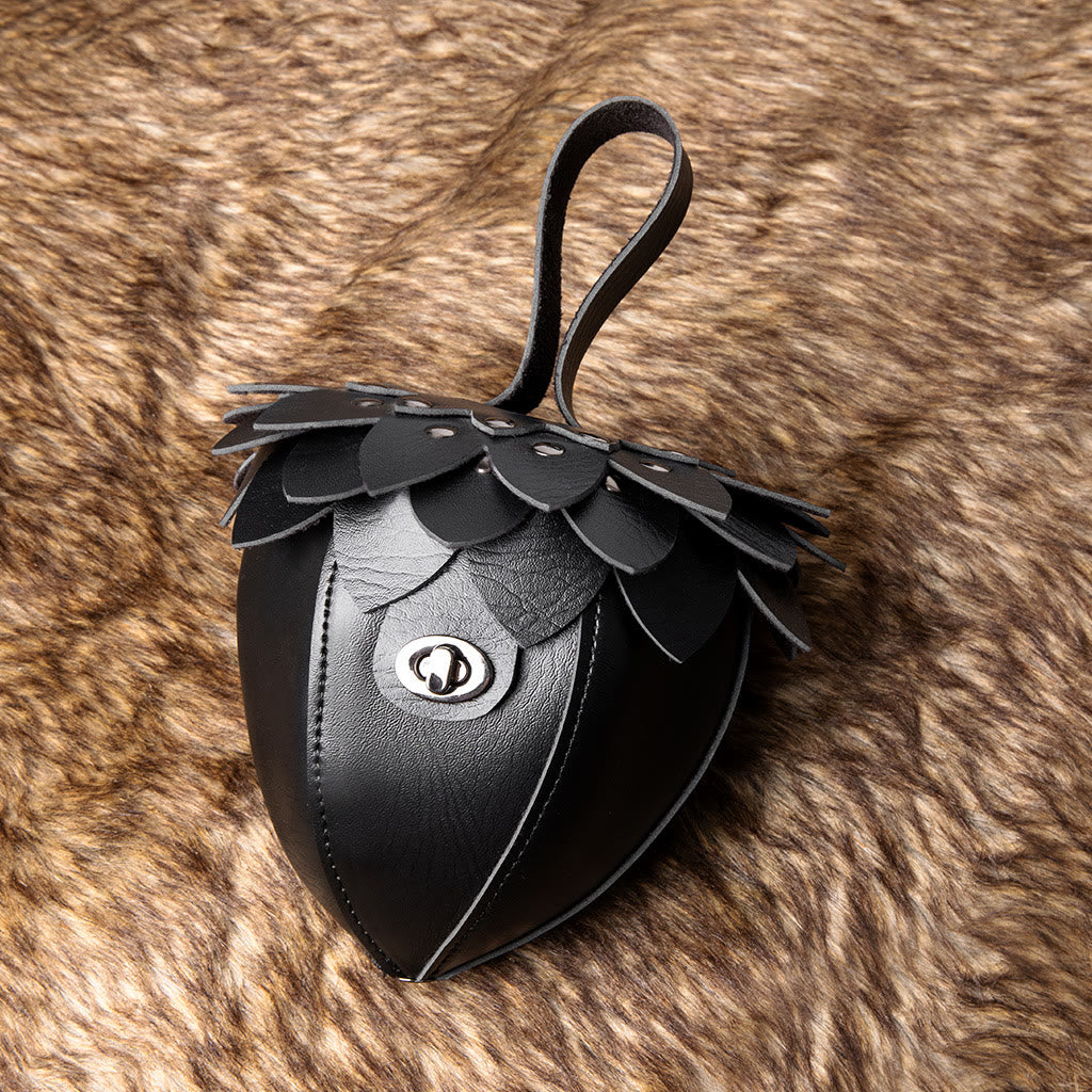 WorldNorse Künstlerische, mit Blütenblättern verzierte Ledertasche in Eichelform - Kastanien - Schwarz - image 3