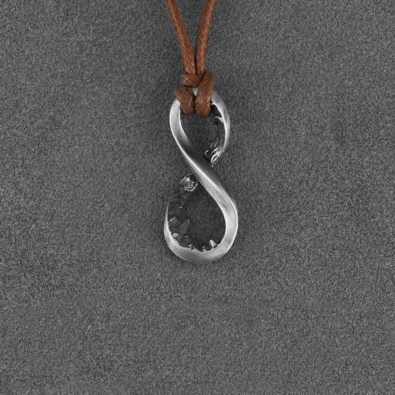 WorldNorse Handgefertigtes Halskette mit Infinity-Bergmotiv, 999 Silber - Kleine Größe – mit Lederband - image 5