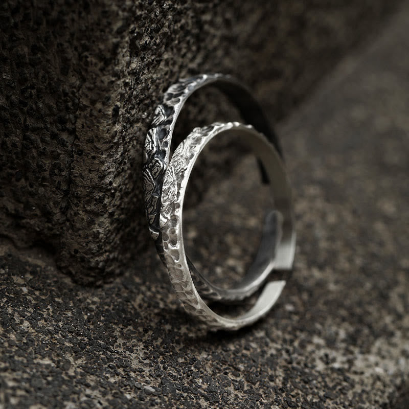 WorldNorse Handgefertigtes Armband aus 999 Silber mit mittelalterlicher Berggravur - image 2