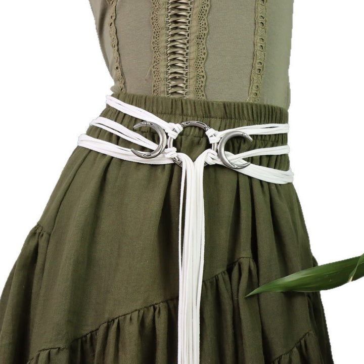 WorldNorse – Geflochtener Gürtel mit mehreren Riemen und Halbmond-Motiv - Weiß - image 3