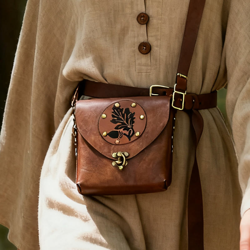 WorldNorse – Vintage-Tasche mit Eichenblatt- und Eichel-Nieten - image 0