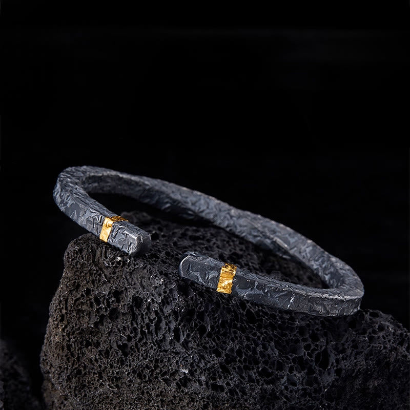 WorldNorse Handgefertigtes 999 Silber dunkel strukturiertes, gedrehtes Armband mit Goldbesatz - image 3