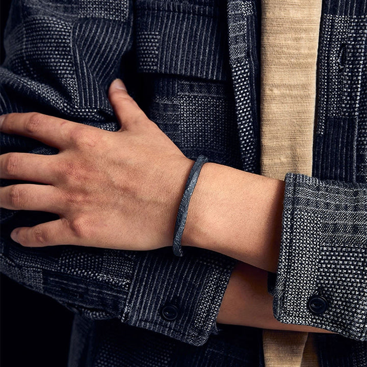 WorldNorse 999 Sterling Silber dunkel strukturiertes, gedrehtes Armband mit Goldbesatz - image 8