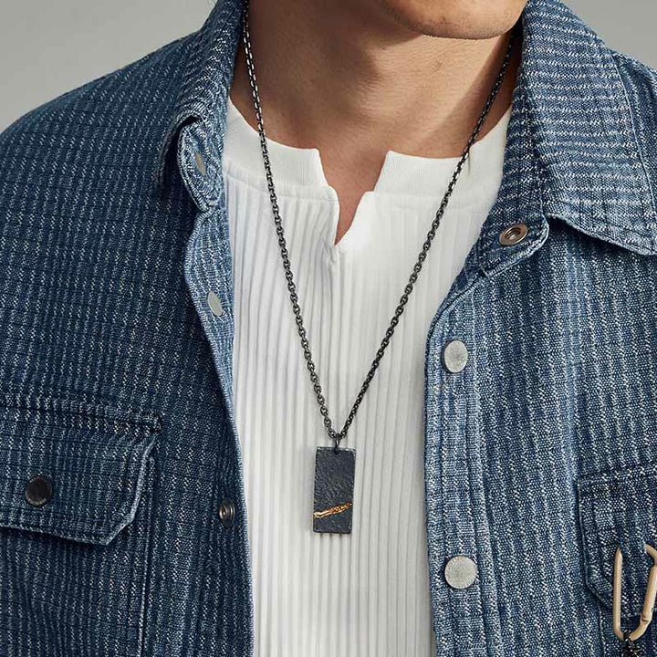 WorldNorse Halskette aus 999er Sterlingsilber mit dunkler Textur und rauer Oberfläche - image 1