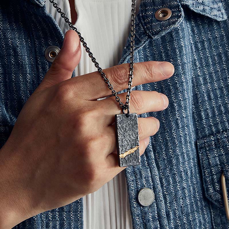 WorldNorse Halskette aus 999er Sterlingsilber mit dunkler Textur und rauer Oberfläche - image 5