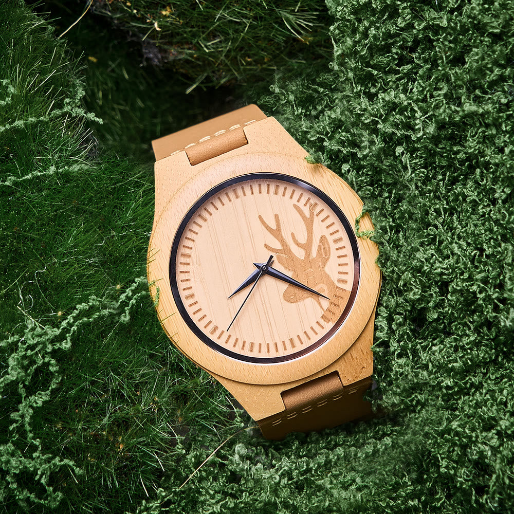 WorldNorse Uhr aus Holz mit Elchprofilstruktur - image 1