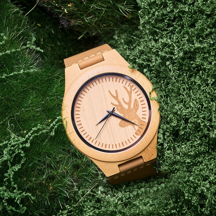 WorldNorse Uhr aus Holz mit Elchprofilstruktur - image 1