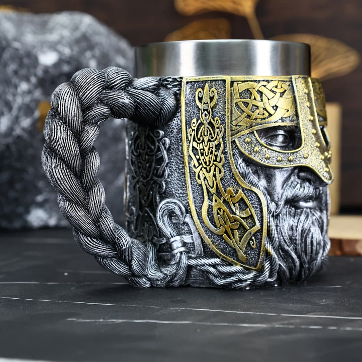 WorldNorse Geflochtener Becher mit Wikingerkrieger-Verzierung - image 1
