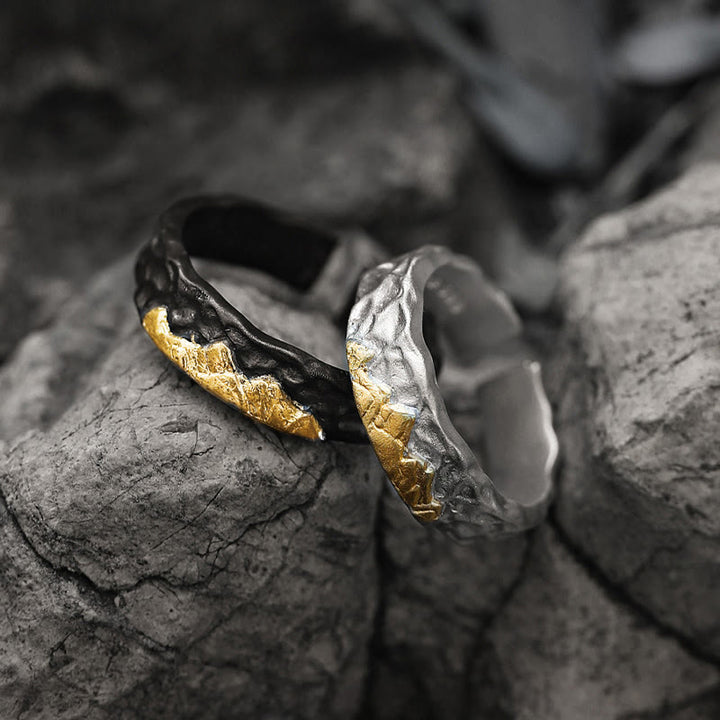 WorldNorse Handgefertigtes 999 Silber Robuster Ring mit Goldverzierungen und Bergmotiv - image 5