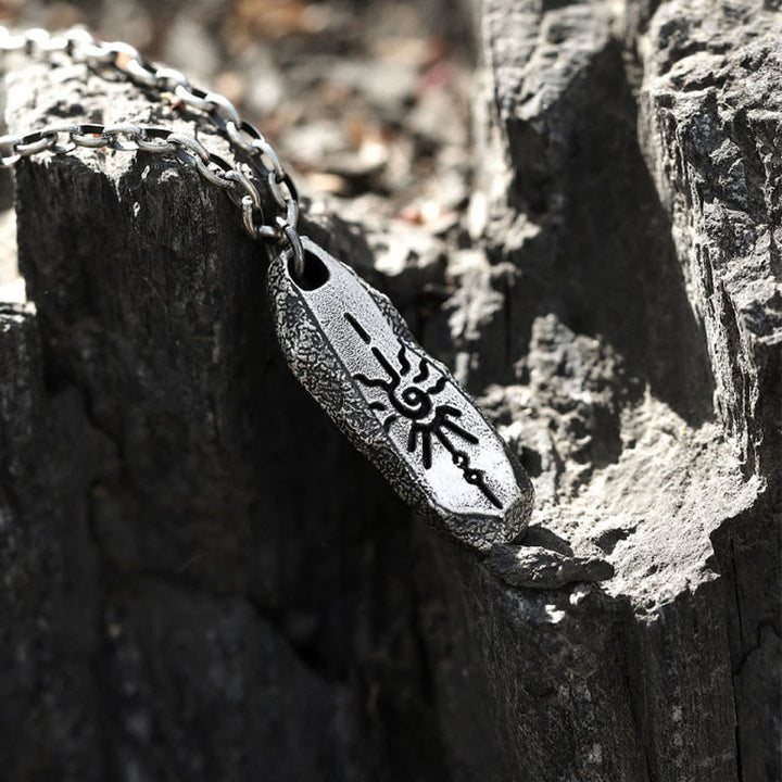 WorldNorse Halskette aus 999er Sterlingsilber mit robustem Sonnensymbol, handgefertigt - image 3