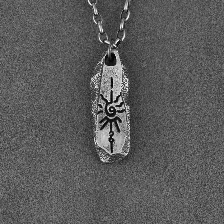 WorldNorse Handgefertigtes Halskette aus 999er Silber mit robustem Sonnensymbol, handgefertigt - image 2