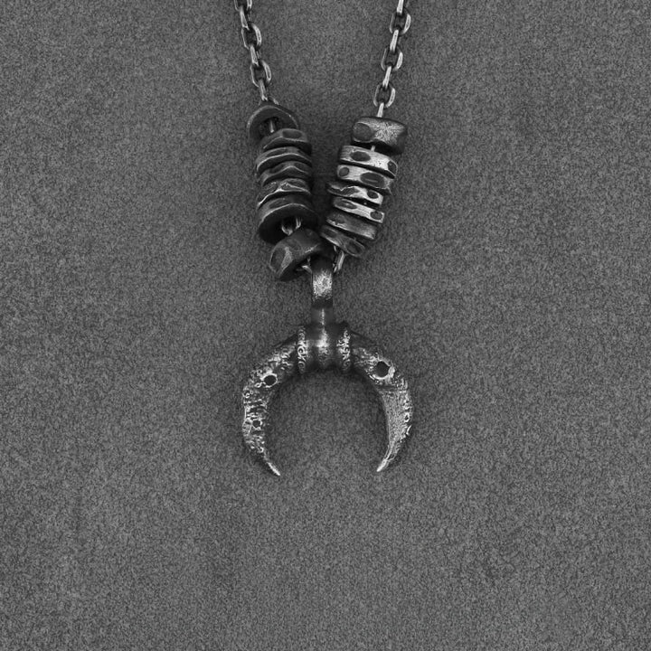 WorldNorse Handgefertigtes Halbmond-Halskette aus 999er Silber mit robuster, strukturierter Oberfläche - Mit 55 cm langer Diamantkette - image 2